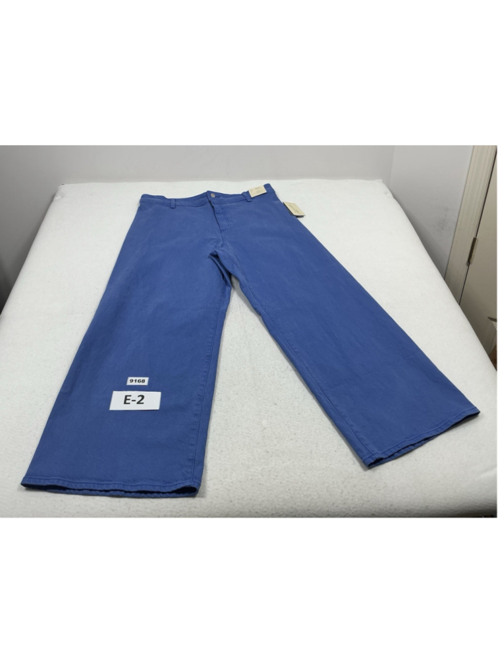 Womans NWT Universal Thread Sailor Wide Leg Jeans Size 16 Blue
